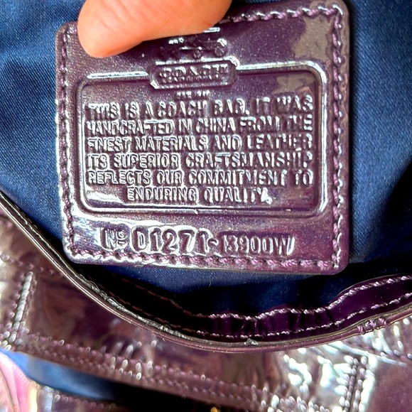 Coach Maggie Shoulder Bag in Patent Leather EUC - Picture 2 of 6